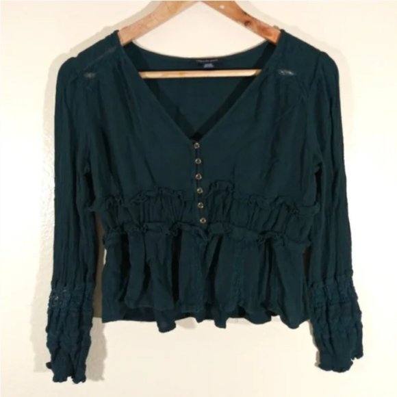 American Eagle Outfitters Tops - American Eagle Ruffled Long Sleeve Crop Top
